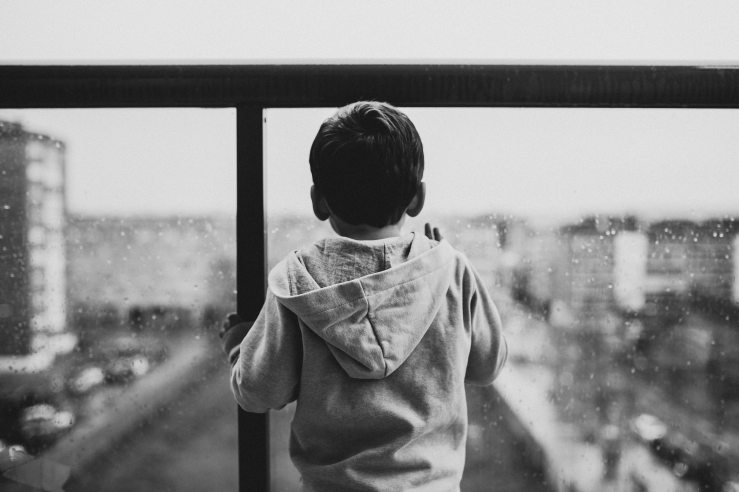 back-view-black-and-white-boy-827993